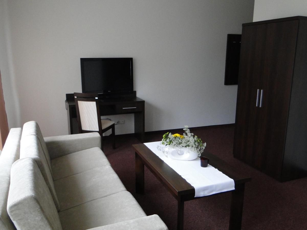 Отель Hotel Cynamon Tokarnia